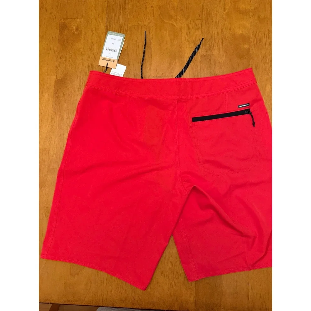 Quiksilver Mens High Risk Red Performance Boardshorts Swim Trunks Size 33 NEW